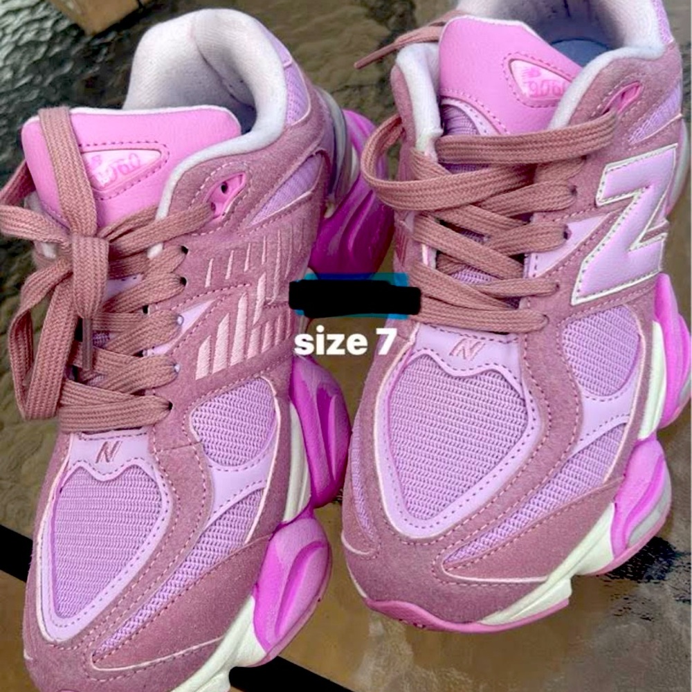 New Balance Women's Pink and Purple Sneakers